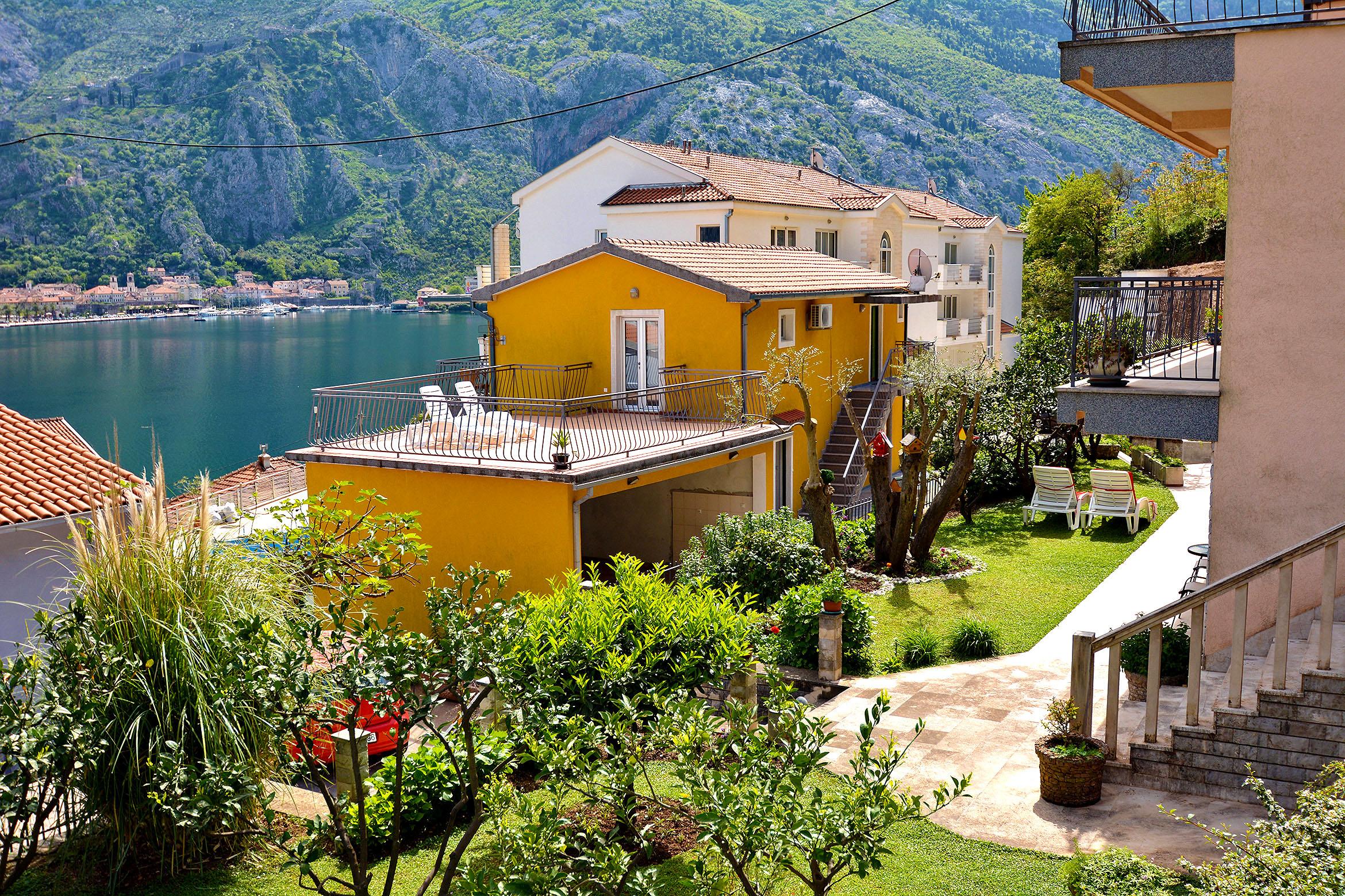 Apartments Andrija โกตอร์ ภายนอก รูปภาพ