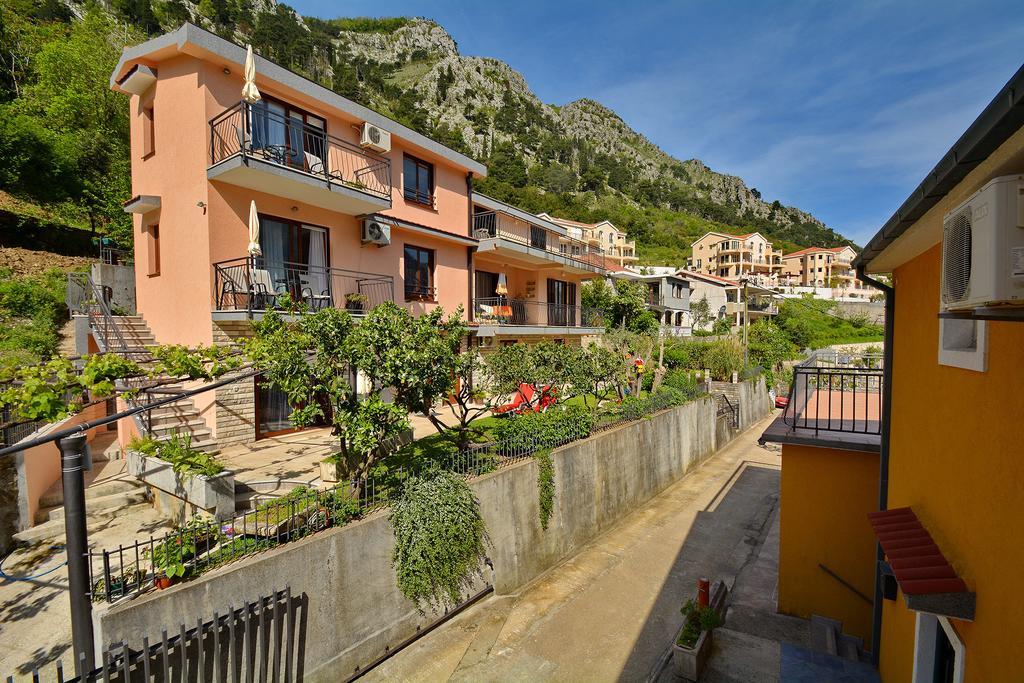 Apartments Andrija โกตอร์ ภายนอก รูปภาพ